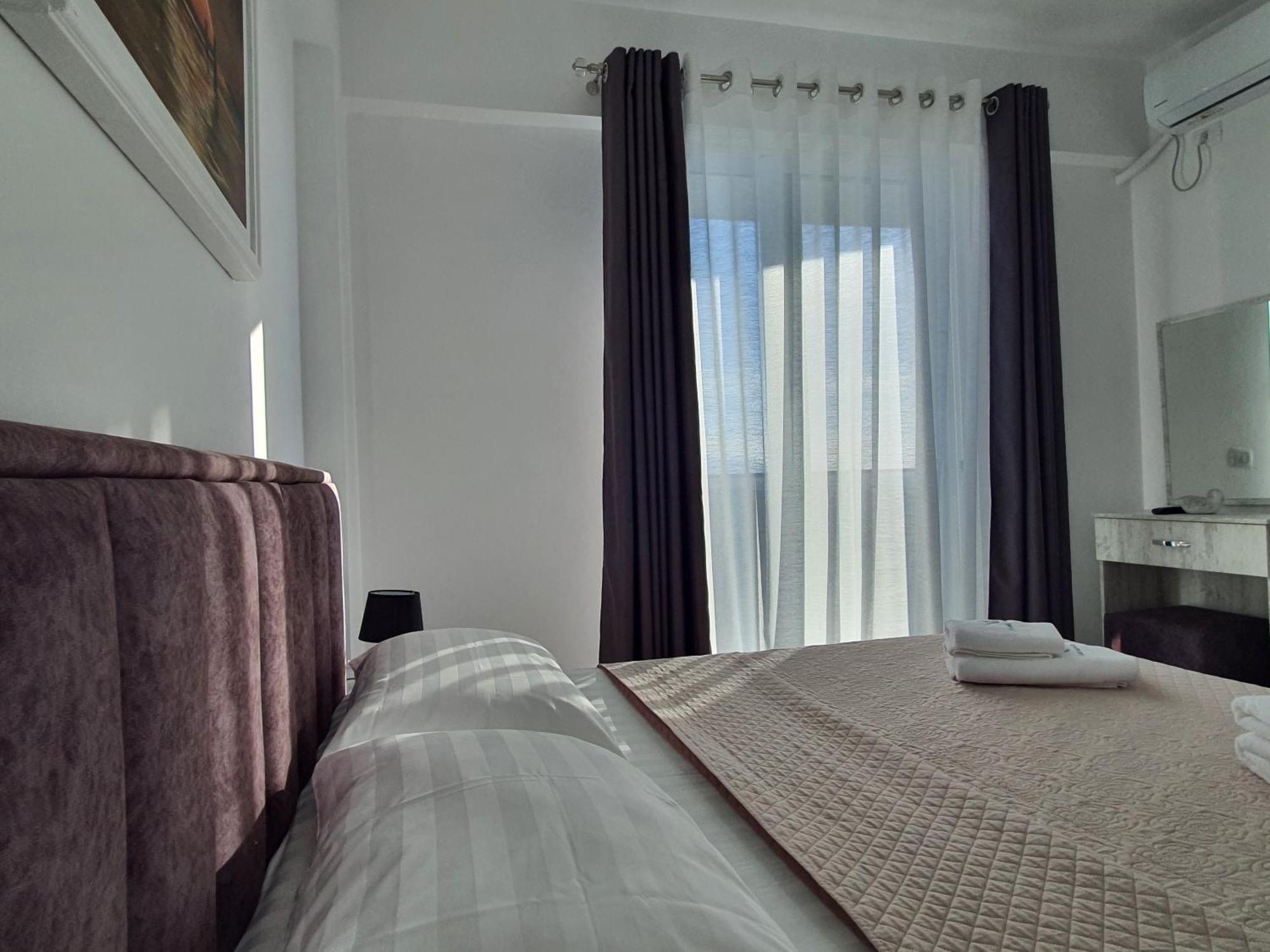 Flore Rooms Sarandë Exteriör bild