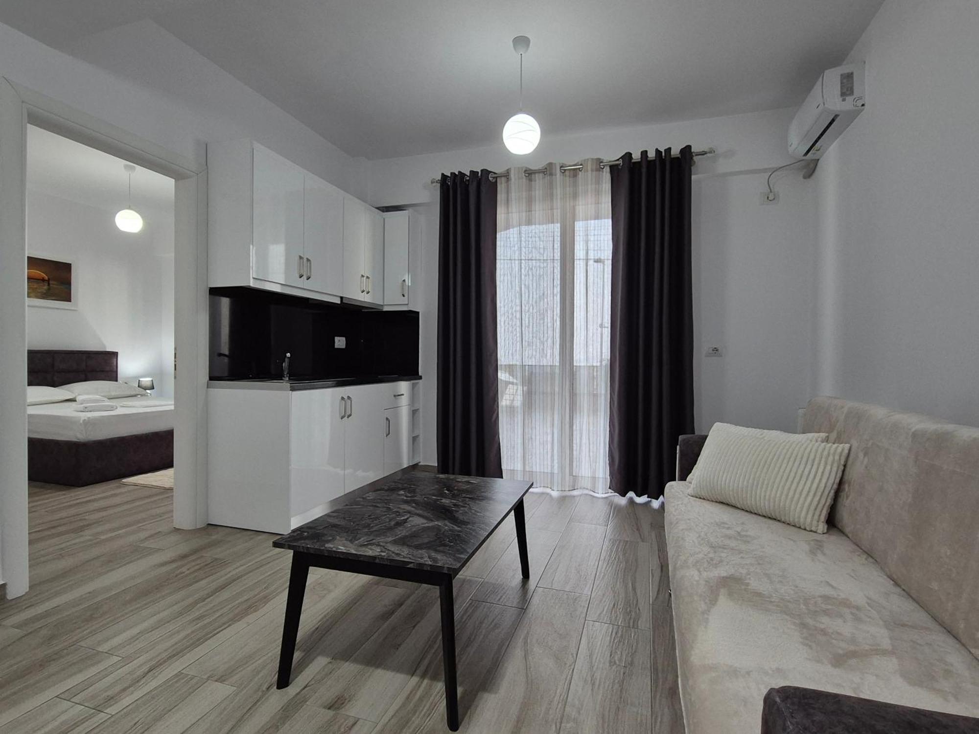 Flore Rooms Sarandë Exteriör bild